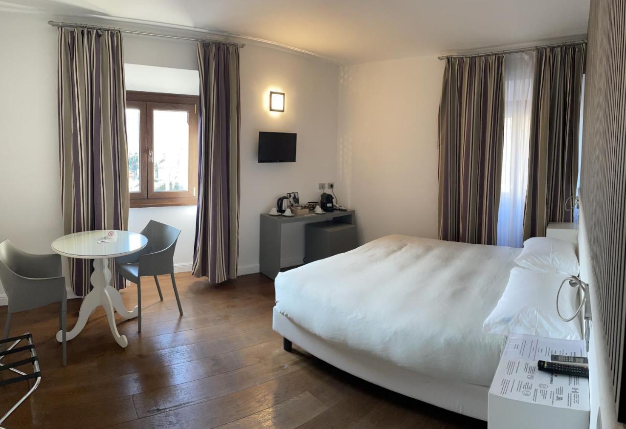 Отель Il Vecchio Borgo Relais Комо Экстерьер фото